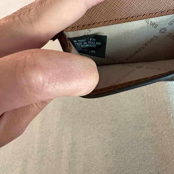 Michael Kors Kala Leather Small Flap Key Ring Card/Coin Case - Picture 3 of 4